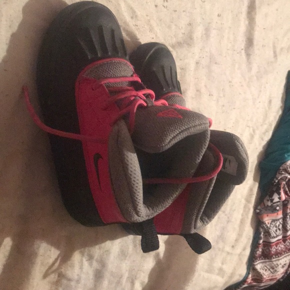 Nike sneakers boots - Picture 4 of 4